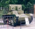 танк Т-26, вид спереди справа